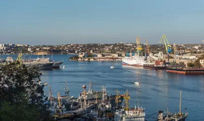 Корабельная бухта. Адмиралтейство. Мыс Лазарева