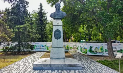 Памятник адмиралу Ф. Ф. Ушакову